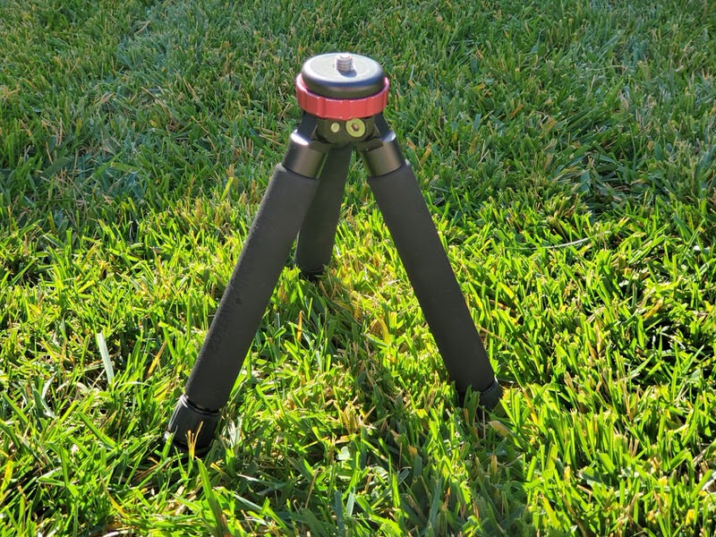 MT-02 stand with legs retracted, and in raised position