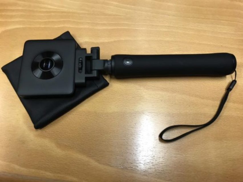 Xiaomi Mijia MI SPHERE selfie stick. Photo by Jose Mendes, used with permission.