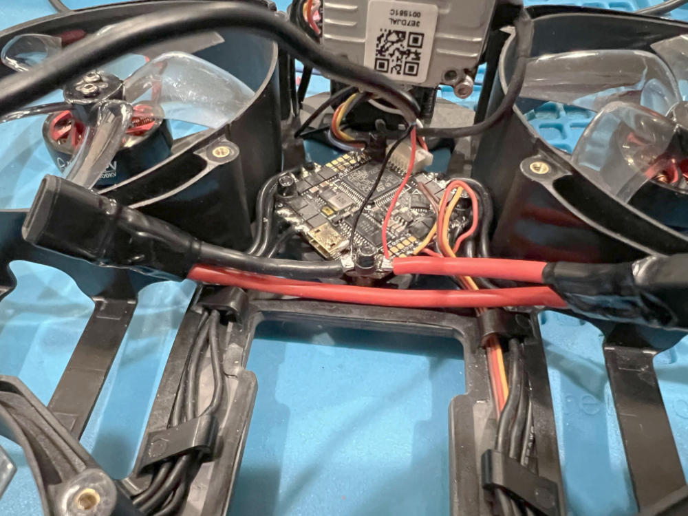 The banding issue is fixed by reconfiguring the power cables as a series cable