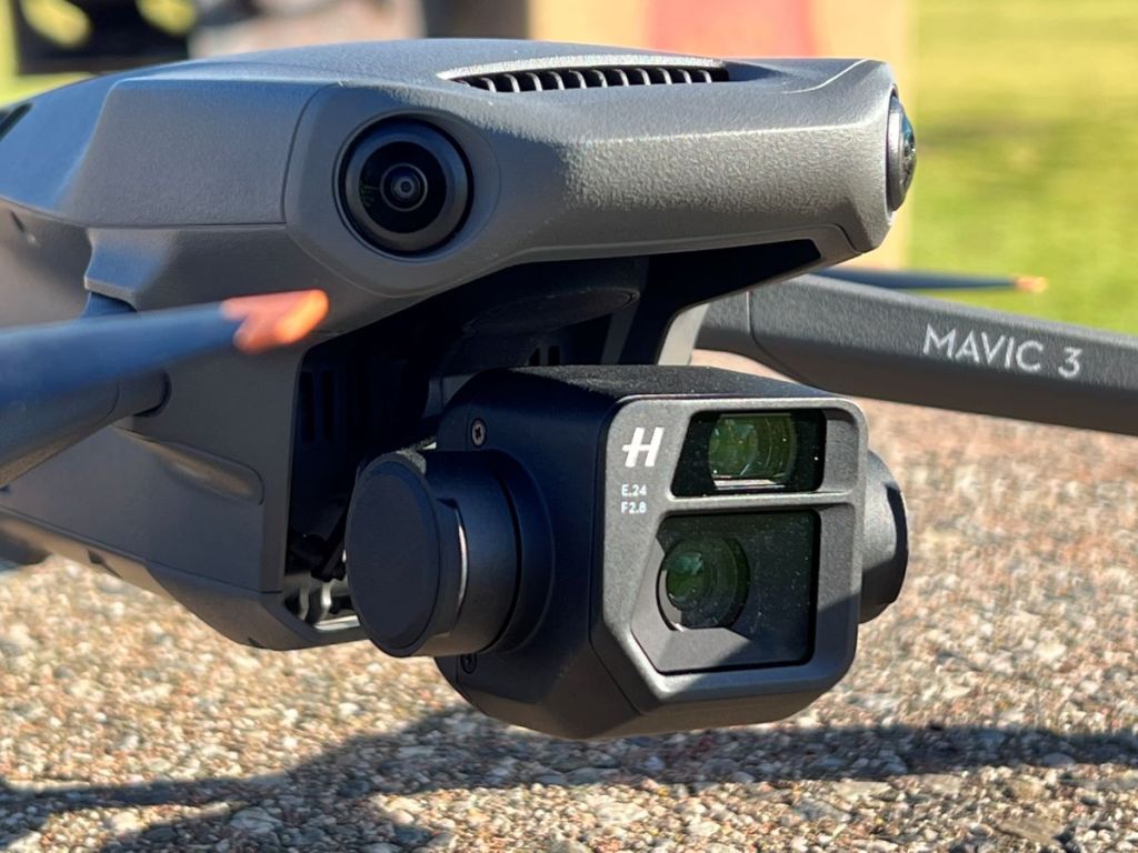 Mavic 3 has a Hasselblad camera with Micro Four Thirds size sensor and adjustable aperture