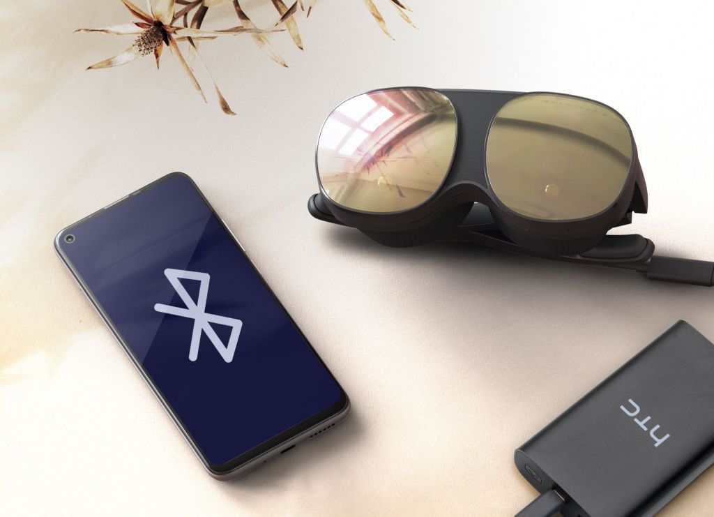 HTC Vive Flow uses your Android phone as a controller
