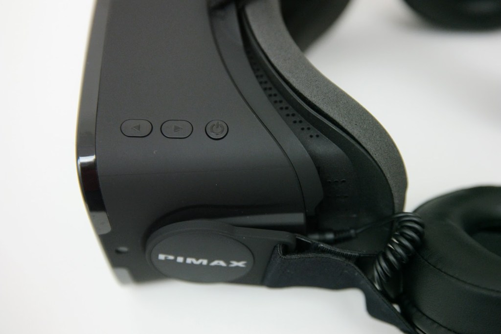 Pimax 4K has simple buttons